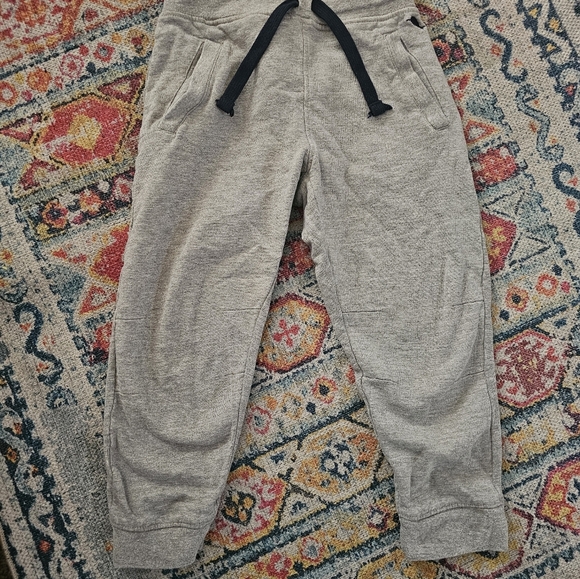 Kids Tommy Bahama grey jogger/sweatpants size xs/4 - Picture 2 of 4